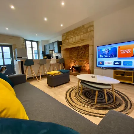 - Les Pierres D'alexandre Montignac-Lascaux