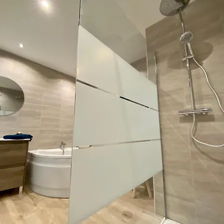 - Les Pierres D'alexandre * Montignac-Lascaux