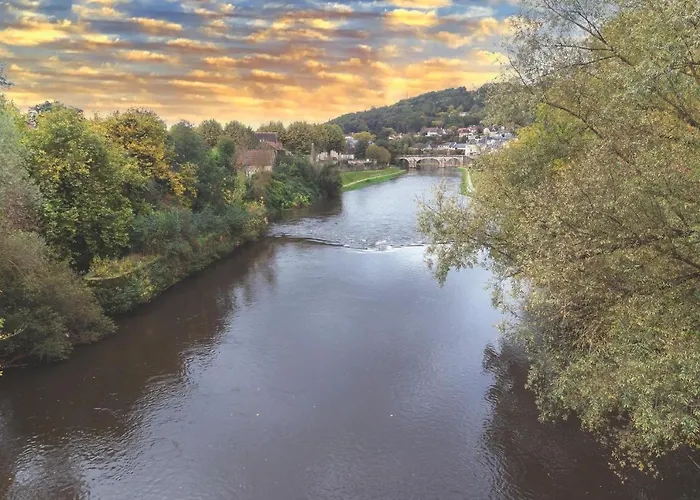 - Les Pierres D'alexandre * Montignac-Lascaux